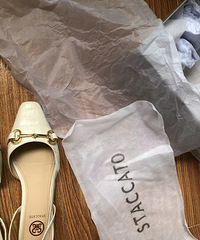 ˼��ͼ��˫Ь������һ���£��Ŵ���û���Σ�Ь����ƴ����ѿ���