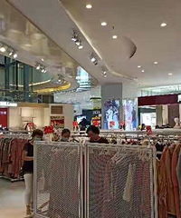 阳光世纪诗篇6.20-27,一楼中庭特卖,全场1折快来快来
