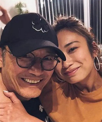 ����ΰŮ������4����12��Ϸ