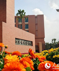 ������ʵ��ѧУ������ô�����Ҿ��úܺã���У�ҳ��������ģ�