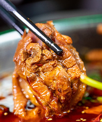 �ϰ�˧��˧�����ص㣬С��Ϻ�óԵ�����ָ�������