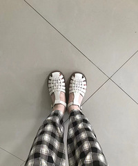 ����ܻ������Ь̫�ô��ˣ��׺������������