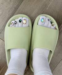 做这个夏季最潮的女孩 ,每个脚趾都要有它的家