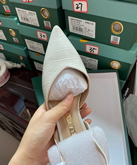 莎莎苏的鞋子真的好美,每双都高端大气上档次