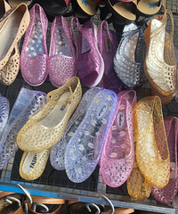 �����ǣ������������ǳ������Ҿ�Ȼ���������ˮ��Ь