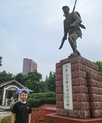 83��174CM�������װְ����飬��һ��5��Ů��