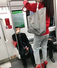 论坛的兄弟姐妹们,如何用一句话来形容一下这双鞋~
