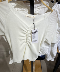 实体店看到的衣服,有种“能在橙色软件上能10块拿下”的错觉