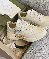������ʱ��Gucci�ϵ�Ь����Ȼ��������ɫ