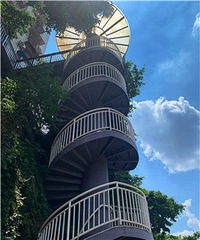 渝中又出新打卡地:有5层旋转楼梯