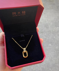 去试戴了周大福的热门款项链,很纠结买哪款,大家给点意见吧