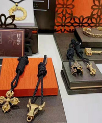 重庆万象城B1楼周生生七夕活动,黄金克减30+工费7折