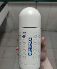 因为好看,我在夏天入手了这款胶囊保温杯!哆啦A梦太可了