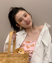 ���Ƕ������ˣ�ins���������Ŵ�