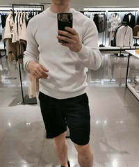 之前有女的看我照片,说我去健身房就一套衣服吗,觉得很土