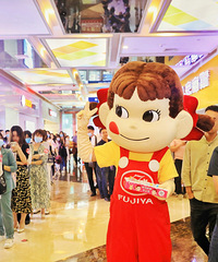 8月蜜恋千人相亲会美女帅哥云集,94年小哥哥当场牵手成功