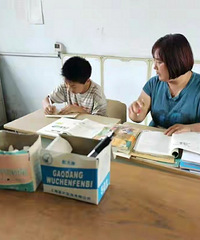 袖珍小学:6个老师守着9个娃,今年只有一名新生