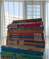 一年级家长说自己不鸡娃,辅导资料却堆这么高