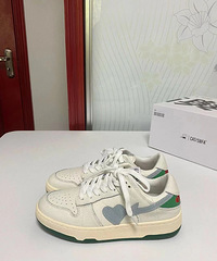 �ҵ��˺ÿ����ر�ĵ�ѵЬ��������ɫ����