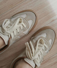 ��˫Ь��ͣ���һ�һֱ�ع�