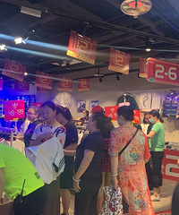 快去沙坪坝抢趴活,劲浪全场2折起!骆驼的外套100块钱3件