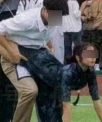 大学军训期间舞蹈大尺度引发争议!