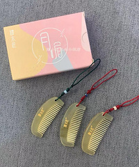 这个小梳子超可爱,可以用来梳刘海