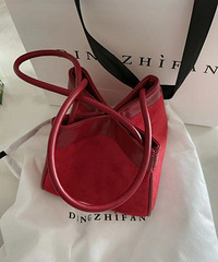 �����ҵ�һֻ���ĵ�ӣ�Һ����