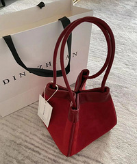 �����ҵ�һֻ���ĵ�ӣ�Һ����