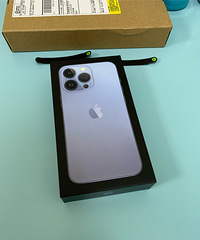 我是购物狂第一个晒iPhone13的吗?大家都说这个颜色好看