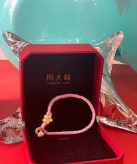 淘宝入手周大福小桃花,太好看了!很精致,也适合女孩子