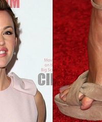 Ů���ǵ�С��ֺ��������Ͷ��·