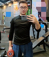 92年181CM硕士小哥征婚,高校教师