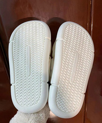 ��İ�����˫�����Ь�ˣ������ƶ���һ����������