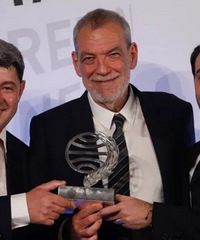 ���Ů���һ񽱣�ȴ����������ˣ�