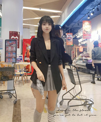 小个子女生这样穿显高,这个牌子的西装款式超棒