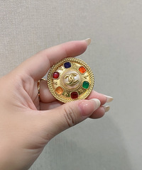 我要是把我的全部胸针晒出来,你们会骂我败家