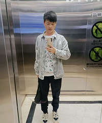 89年的UI设计师征婚,希望对方身高150以上