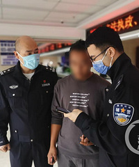 在派出所,吓了男子一大跳