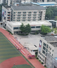 爆料:谢家湾小学在做核酸,学生延迟放学了