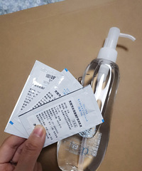 芙丽芳丝卸妆油,温和不刺激,卸淡妆效果还是很不错