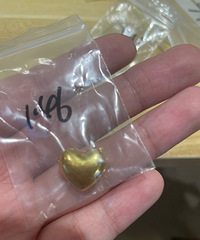 买了周生生的蝴蝶结,刚好1g 算下来不到400?
