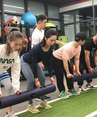 �ò����˶�����Ҳ���Ͻ����������˽⻶��С�ſΣ�һ����һ����