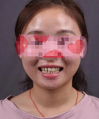 �͸��Լ���õı�ҵ���23��������ڿ���¶��Ц��