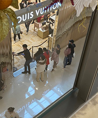万象城的LV快闪店终于开业了,要排轮子进场哟