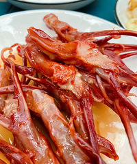 ������ָһ���ֵ�Ѽ�࣬һ������һ��ͻ�̫�ó���