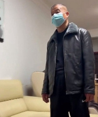 “狗咬老人”事件中牵狗女子涉诈骗百万