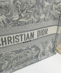 Diorbooktote,可以心情爆表一个月