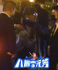 �����������ֱ��ĵ�§��Ů�ؾƵ�