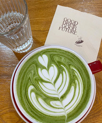 ����һ��С�����Ŀ��ȵ꣬ԭ���и��Ҳ��һ˲��